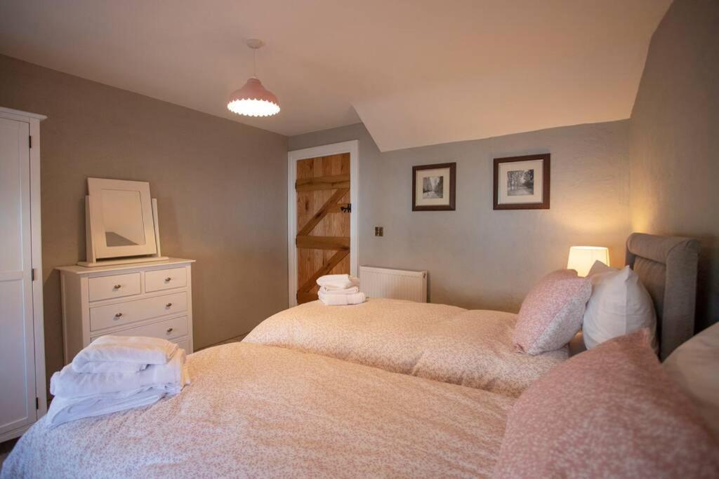 Kilbroney River Cottage โรสเทรวอร์ ภายนอก รูปภาพ